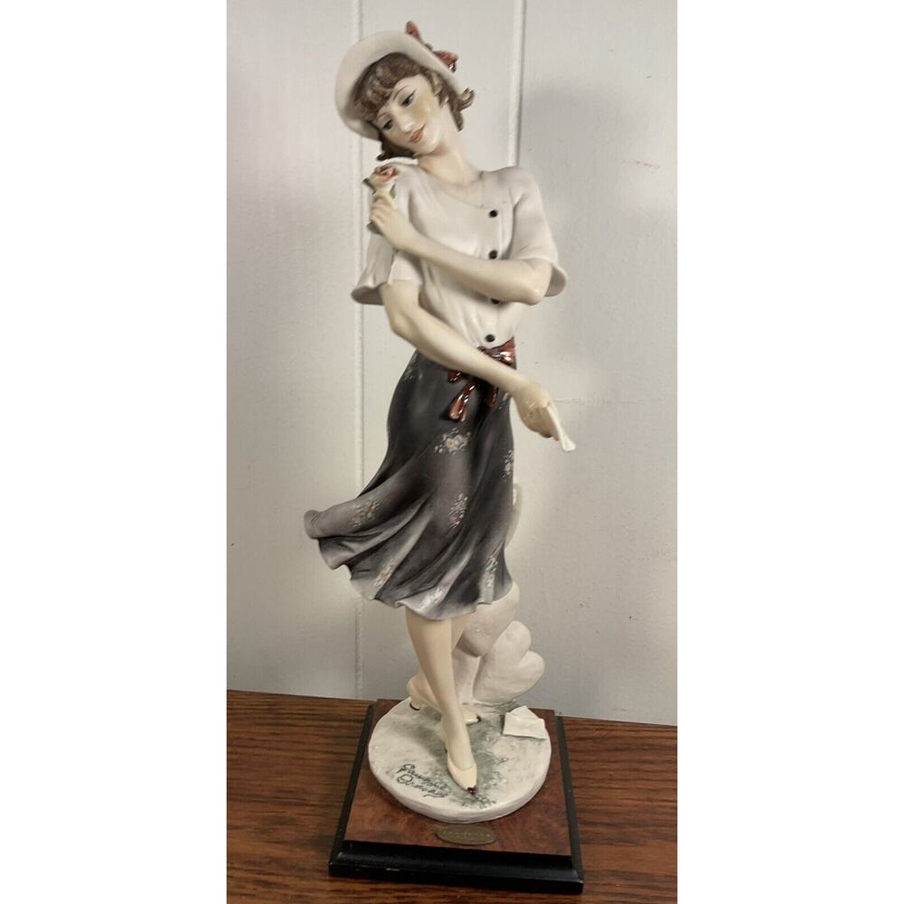 Giuseppe Armani Figurine In Love 0382C Limited Edition Statue Capodimonte Italy